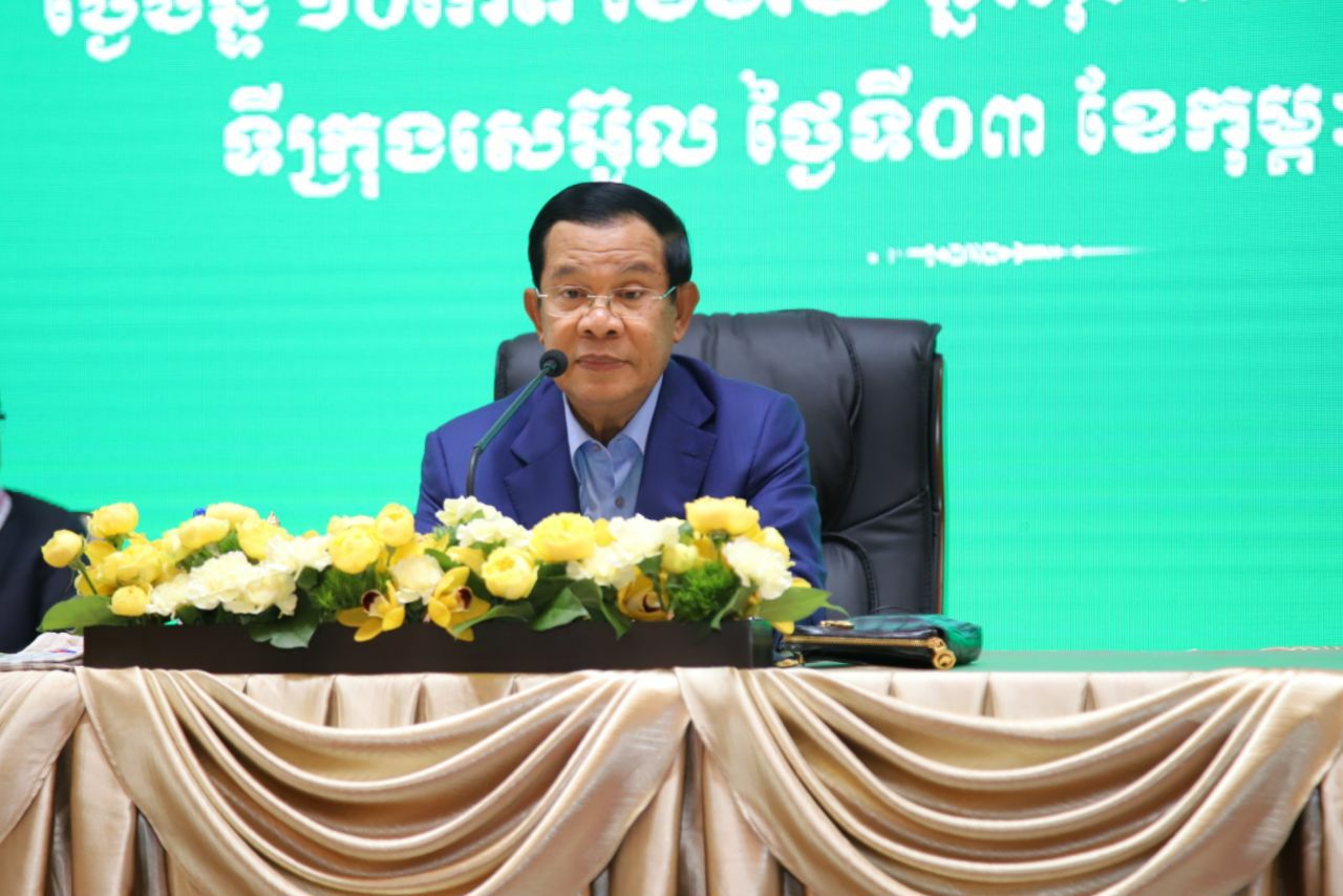 PM Hun Sen not afraid of traveling to Wuhan