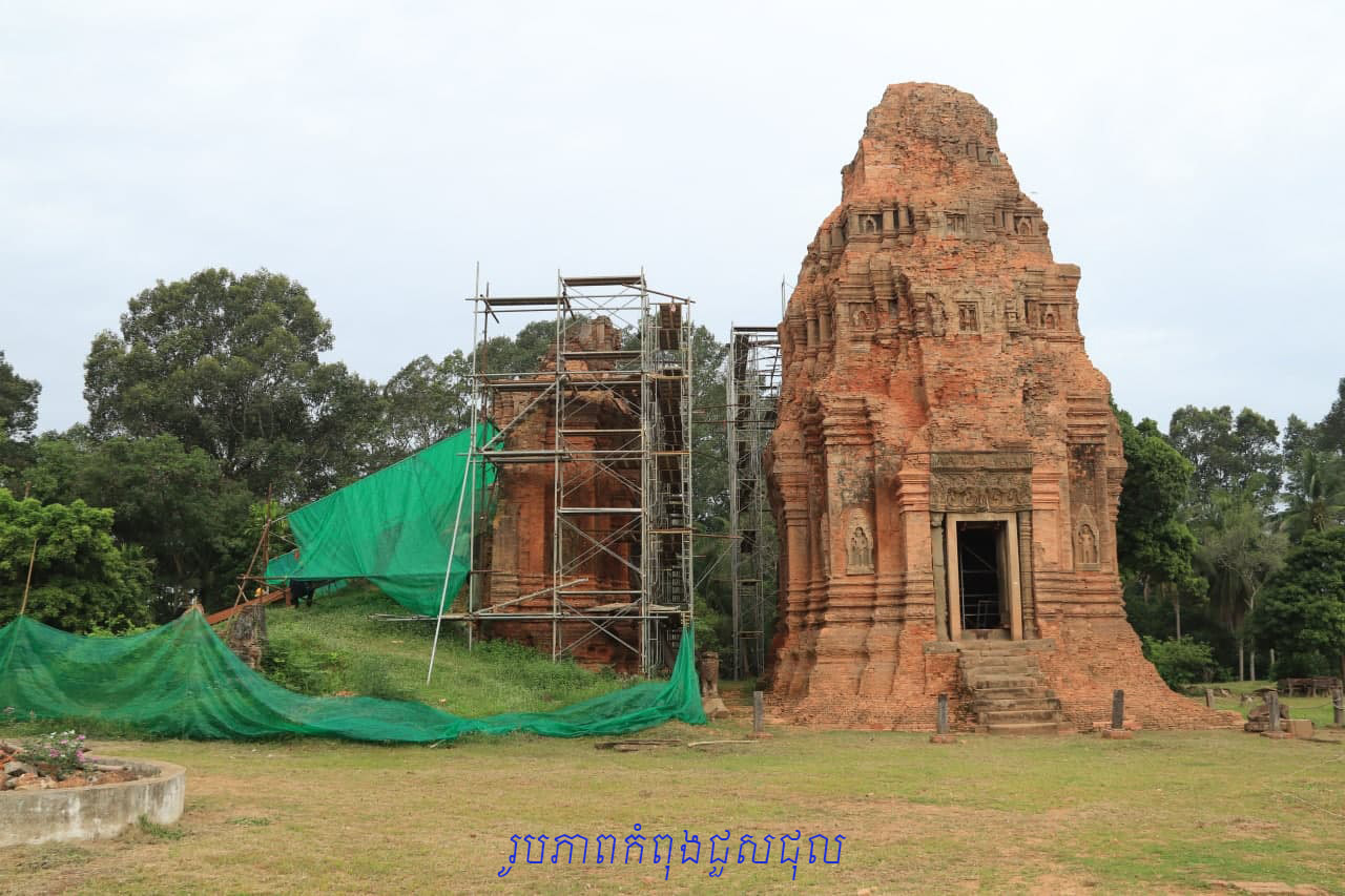 APSARA​ National Authority restores the southeast tower of the Lolei temple