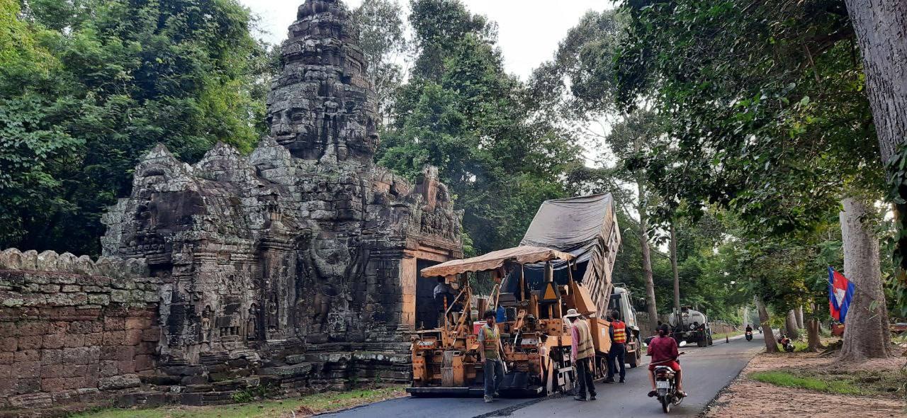 APSARA National Authority rehabilitates the road in the small circuit of Angkor site
