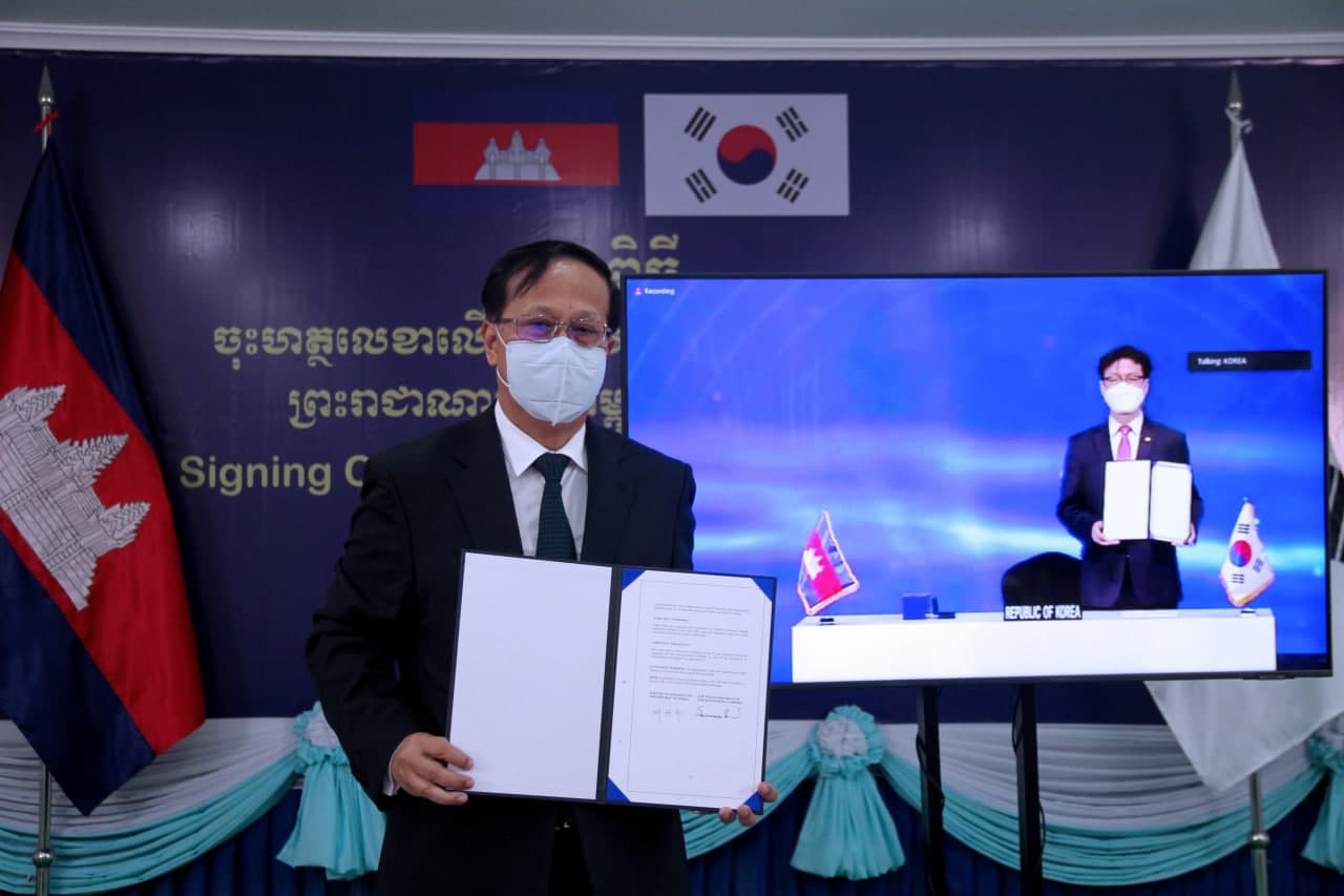 Commerce Minister Signs Free Trade Agreement with South Korea – Khmer ...