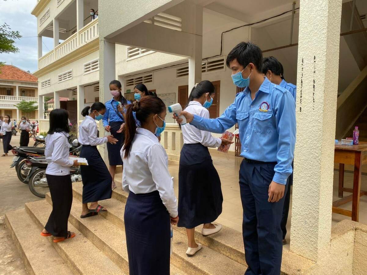 At least 13,000 Grade 9 students pass the exams in Phnom Penh