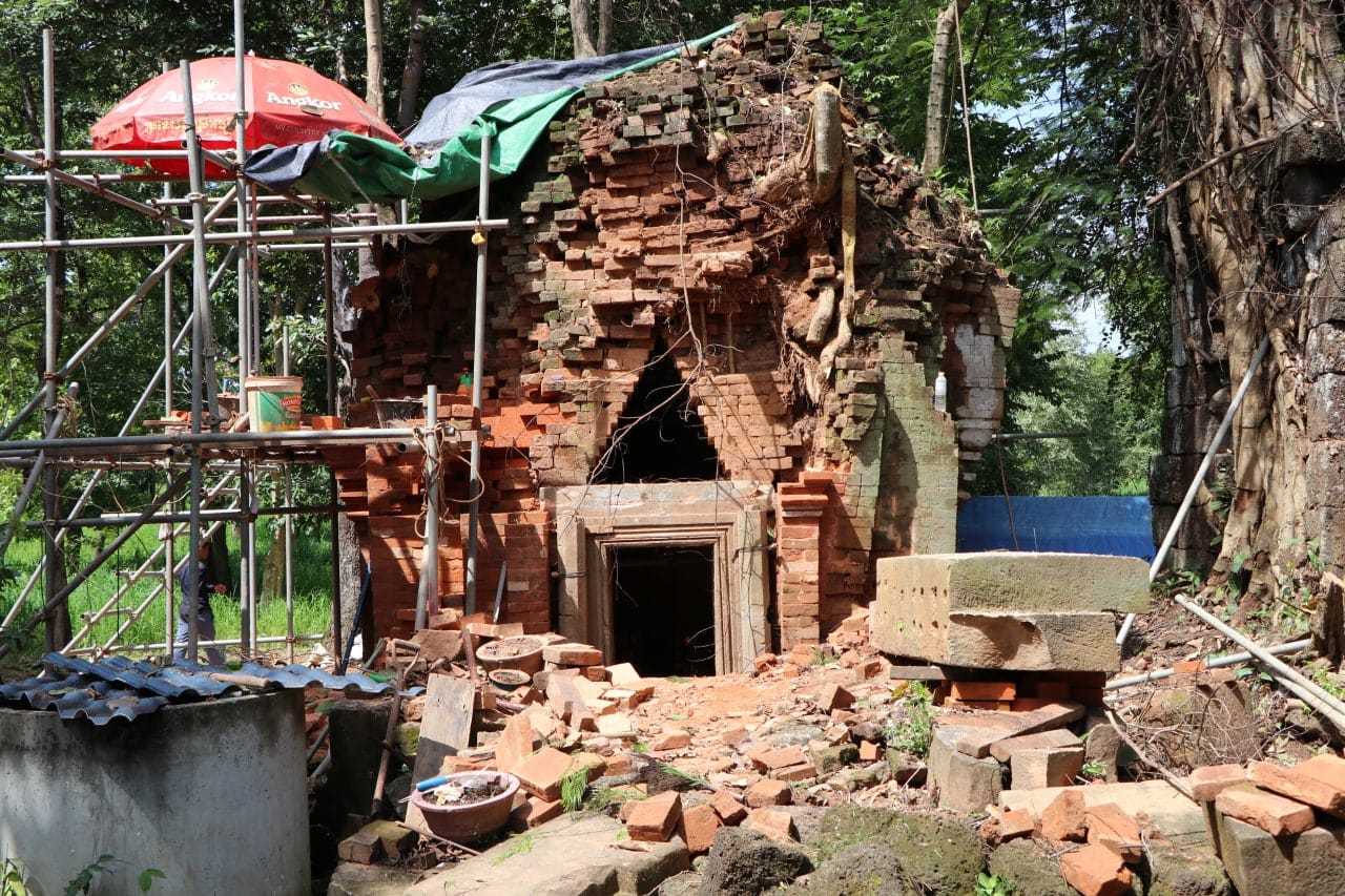 APSARA National Authority is restoring the Khnar Phtol temple in Srae Nouy commune, Varin district, Siem Reap province