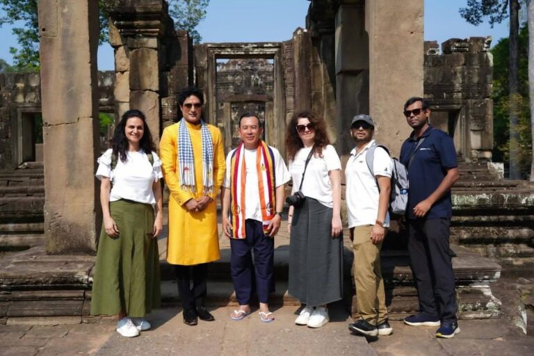 Bollywood star praises Angkor, says that he will encourage Indian tourists to visit