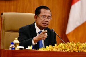 Hun Sen mocks: “Only thieves fear the court”